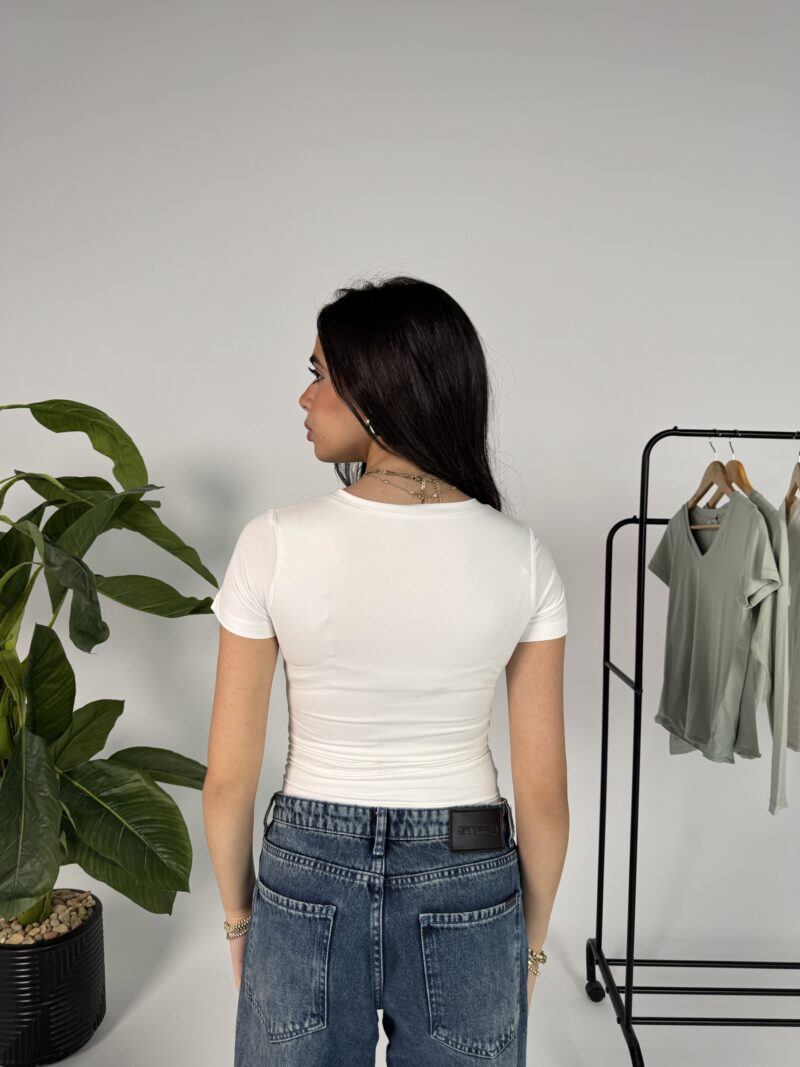 White basic summer top - Image 3