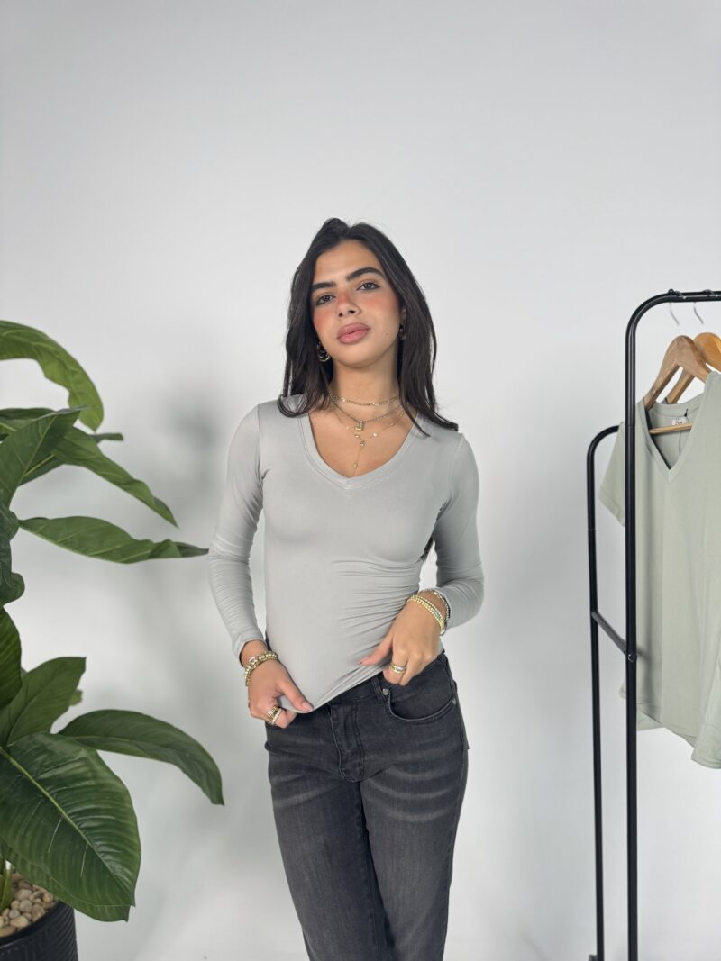 Silver long sleeve basic top - Image 3