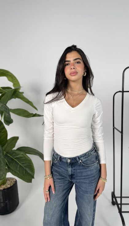 White long sleeve basic top